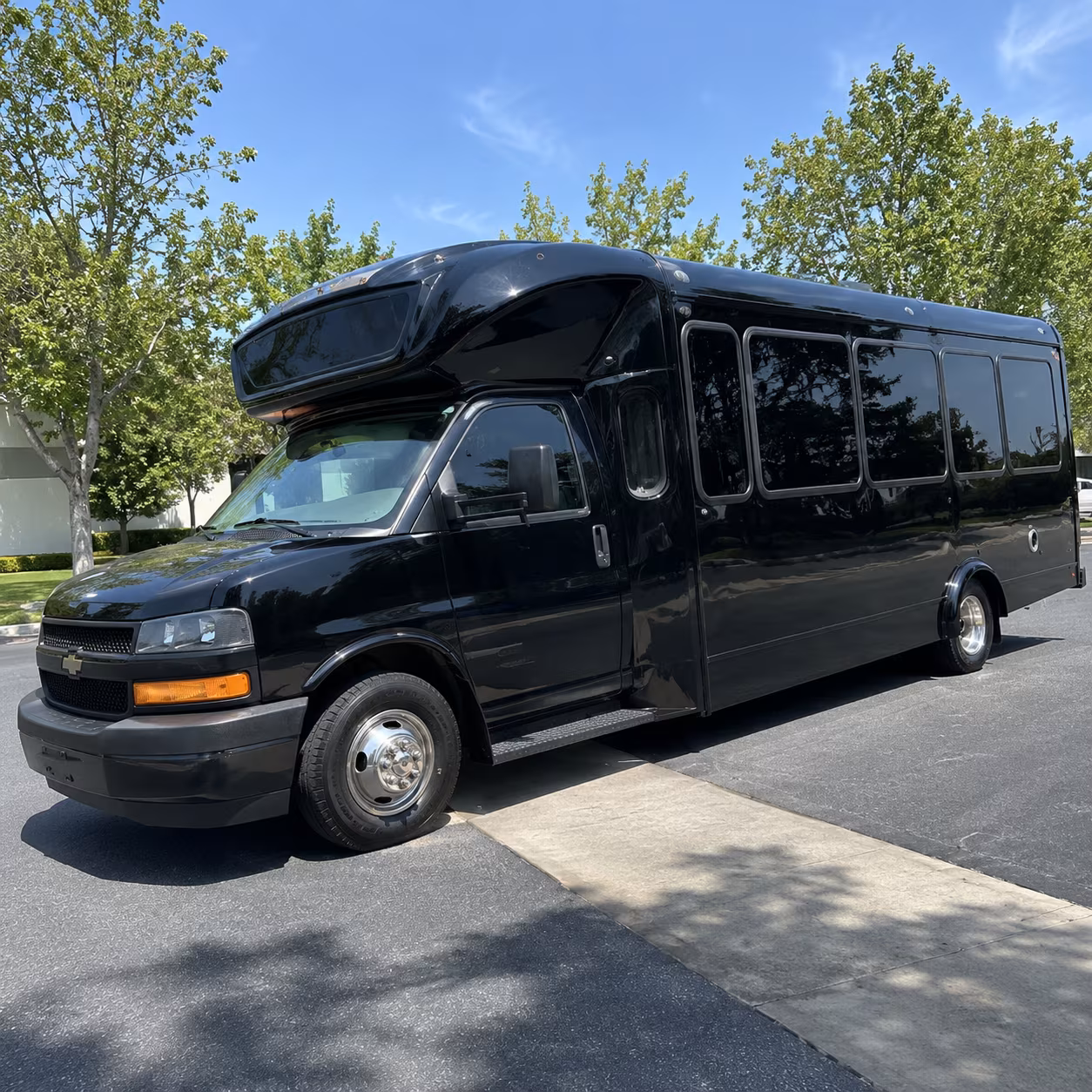 greensboro 15 passenger party bus